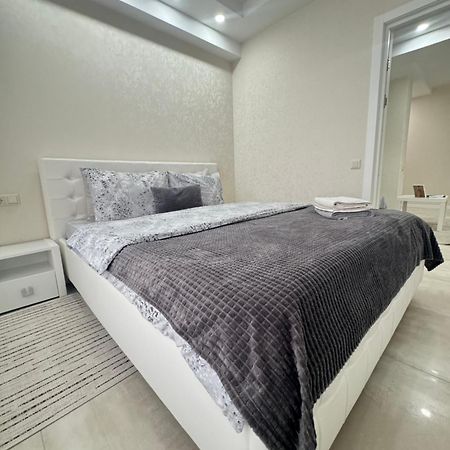 New Lux Apartment In Kischinau Exterior foto