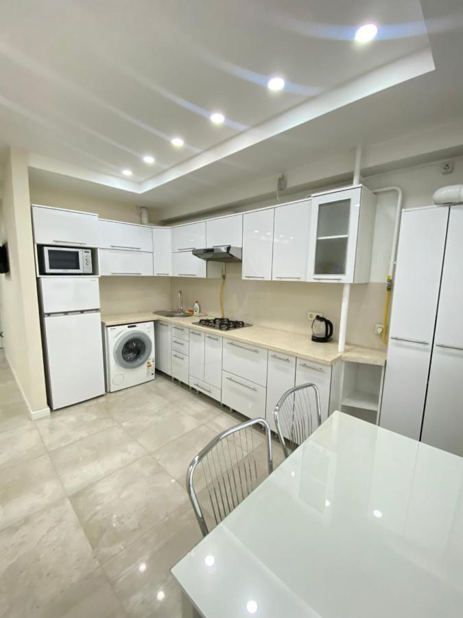 New Lux Apartment In Kischinau Exterior foto